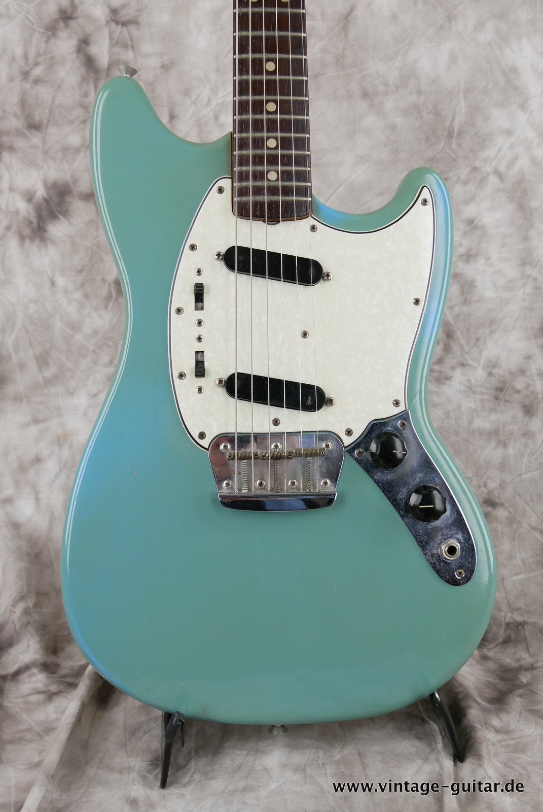Fender-Duo-Sonic-II-1965-sonic-blue-004.JPG