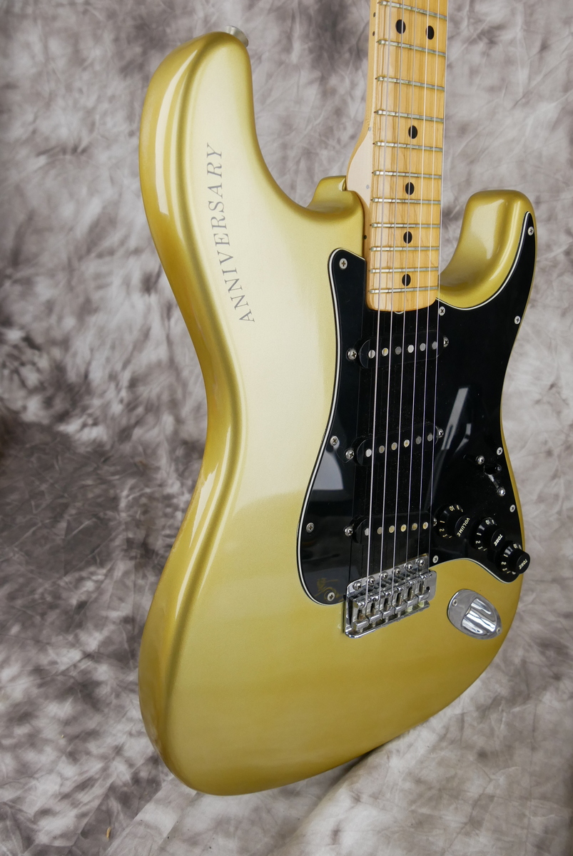 Fender_Stratocaster_25th_anniversary_silver_1979-005.JPG