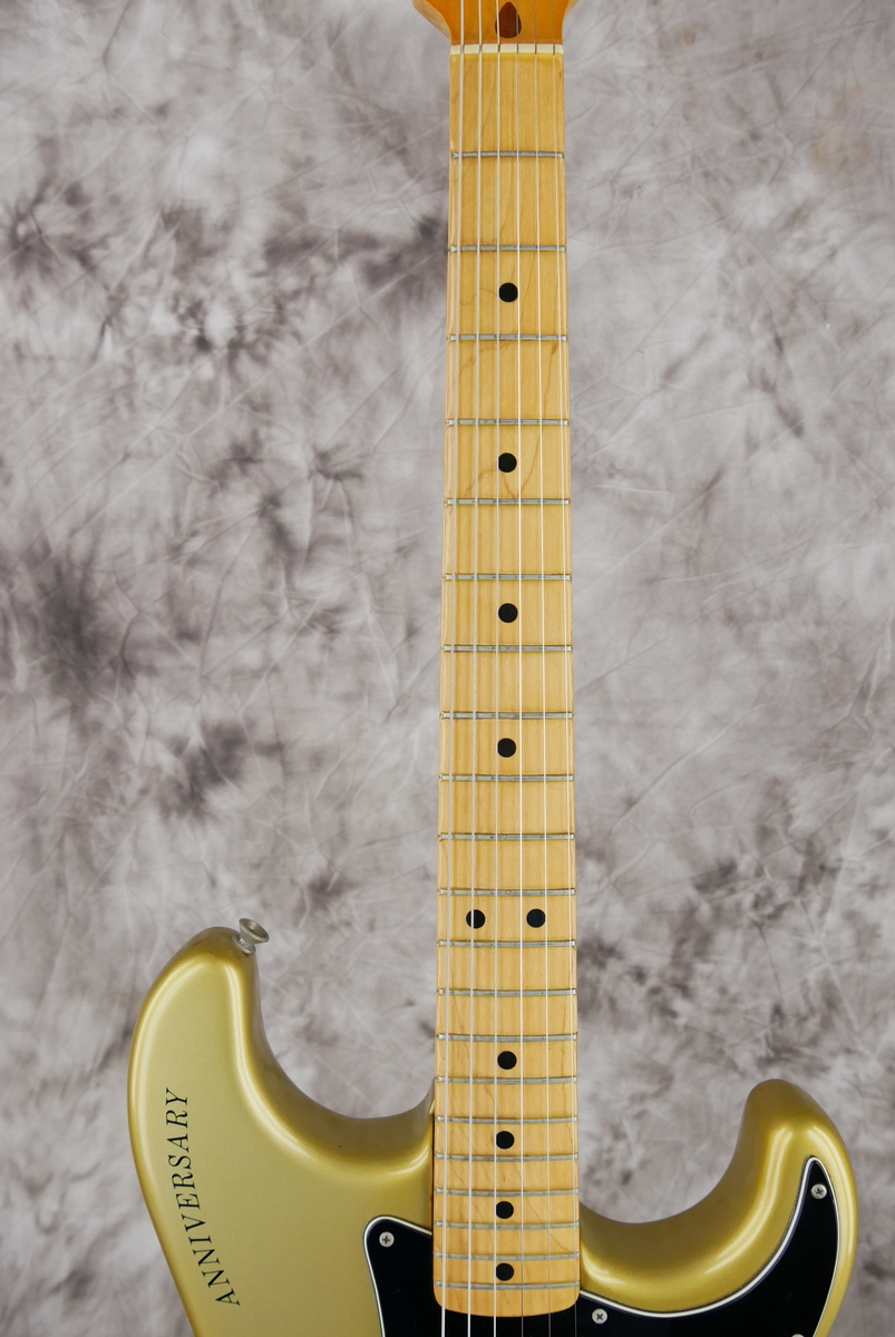 Fender_Stratocaster_25th_anniversary_silver_1979-011.JPG