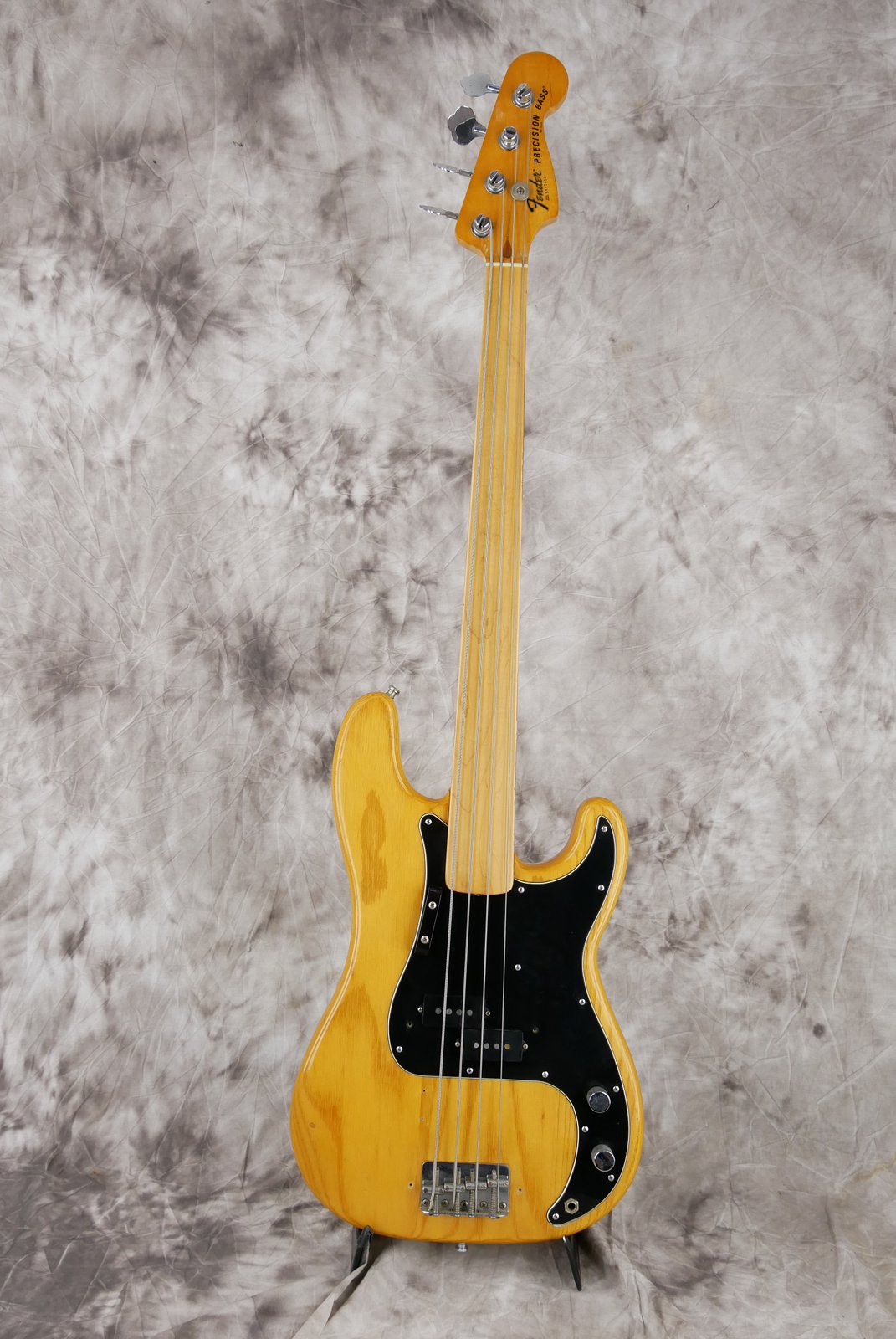 Fender-Precision-Bass-fretless-natural-1980-001.JPG