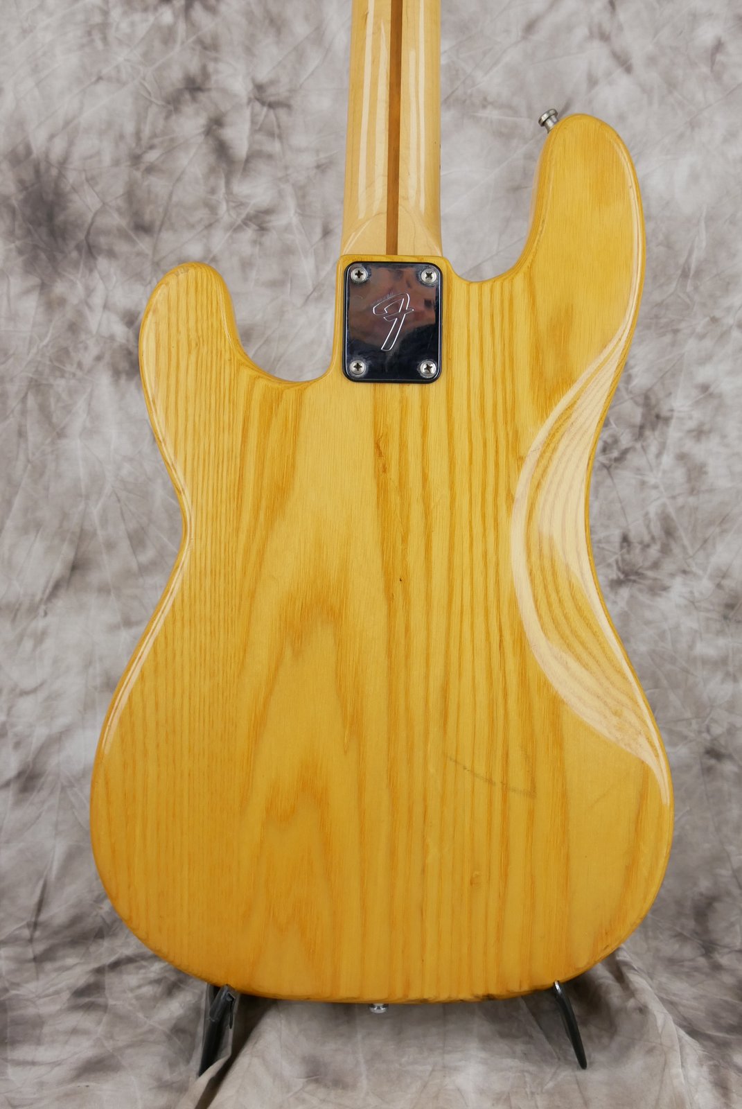 Fender-Precision-Bass-fretless-natural-1980-004.JPG