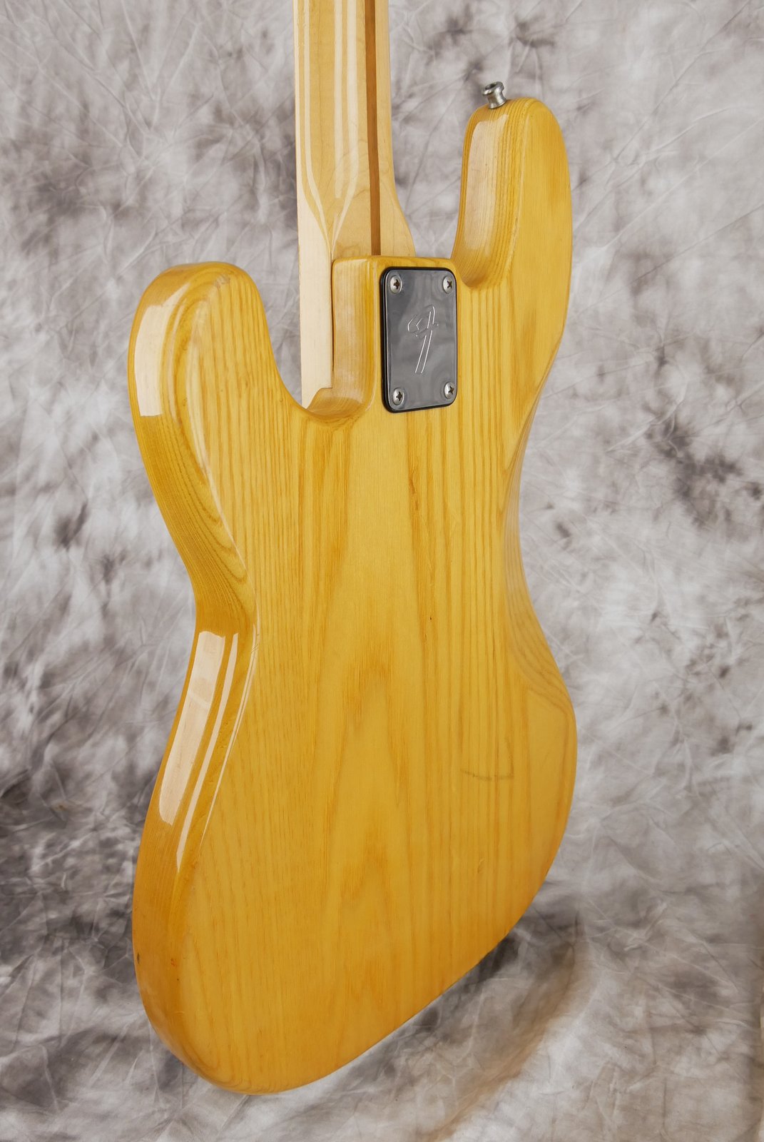 Fender-Precision-Bass-fretless-natural-1980-007.JPG