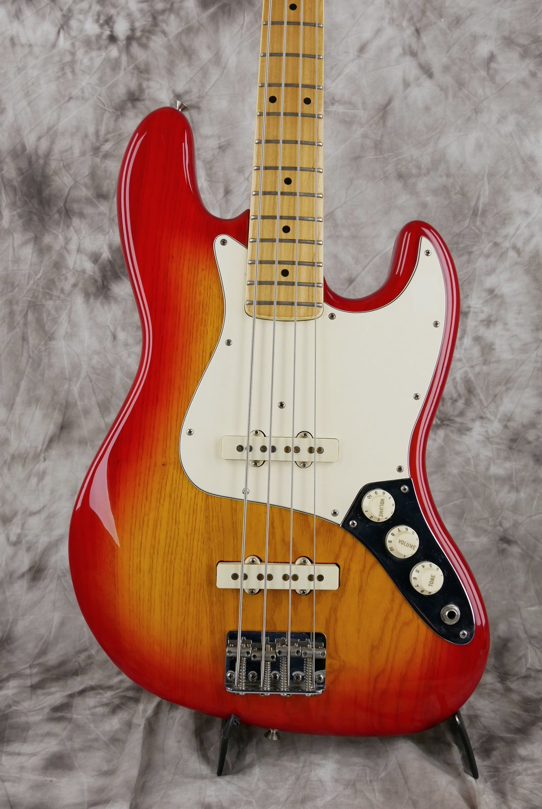 Fender-Jazz-Bass-sienna-burst-1982-019.JPG