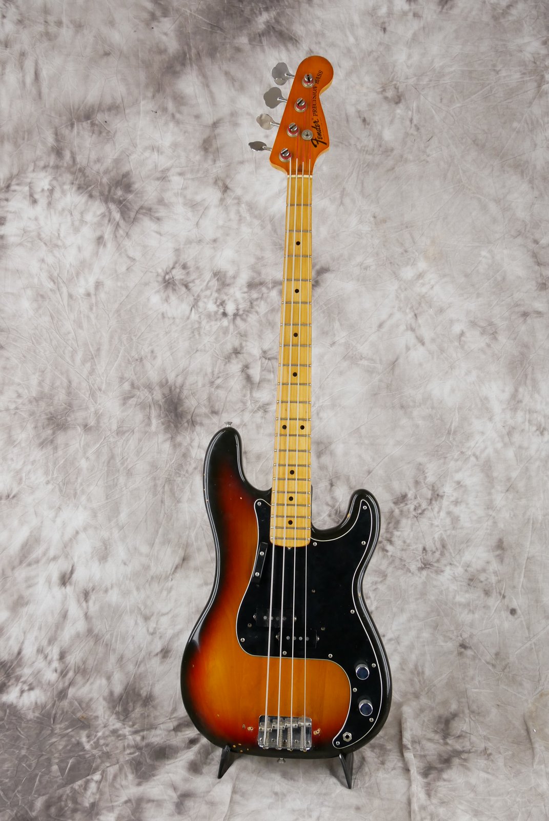 Fender-Precision-Bass-1974-sunburst-001.JPG