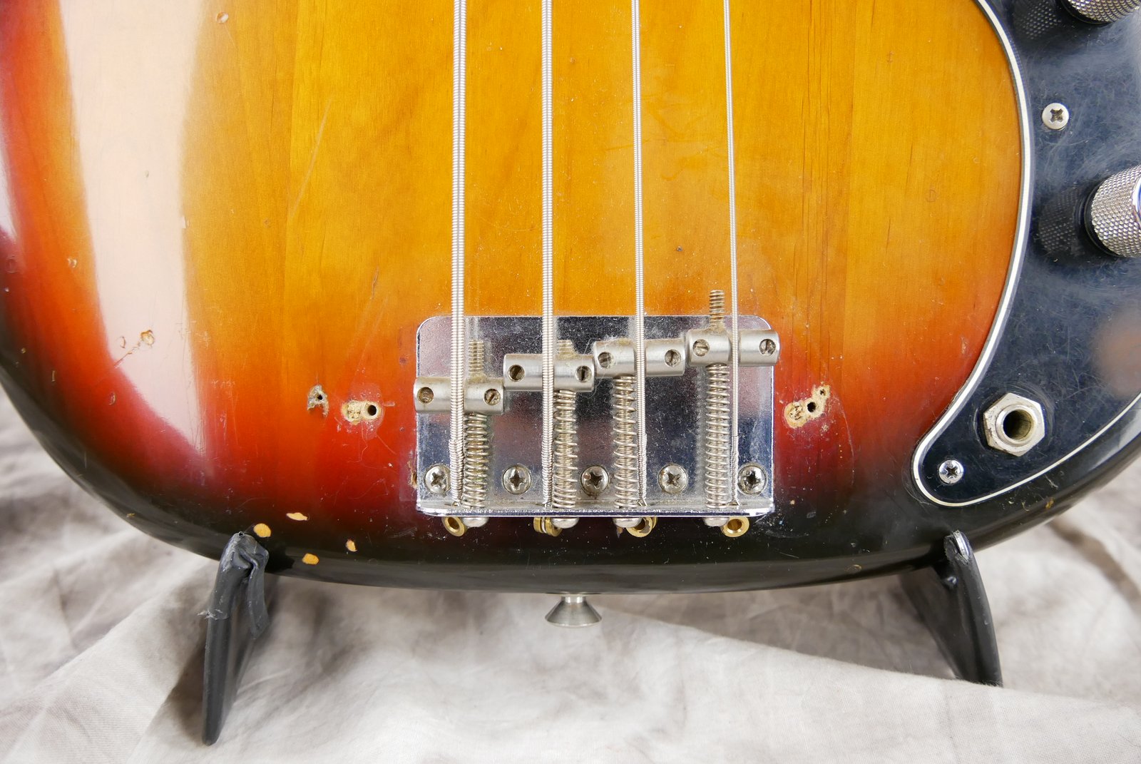 Fender-Precision-Bass-1974-sunburst-014.JPG