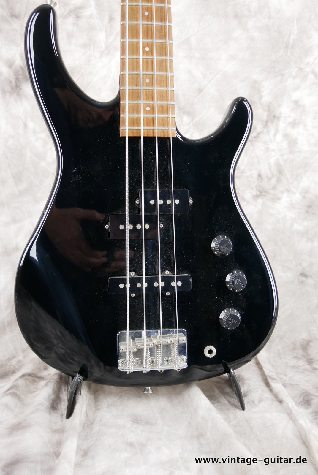 Fender-Bass-MB-4-1994-002.JPG