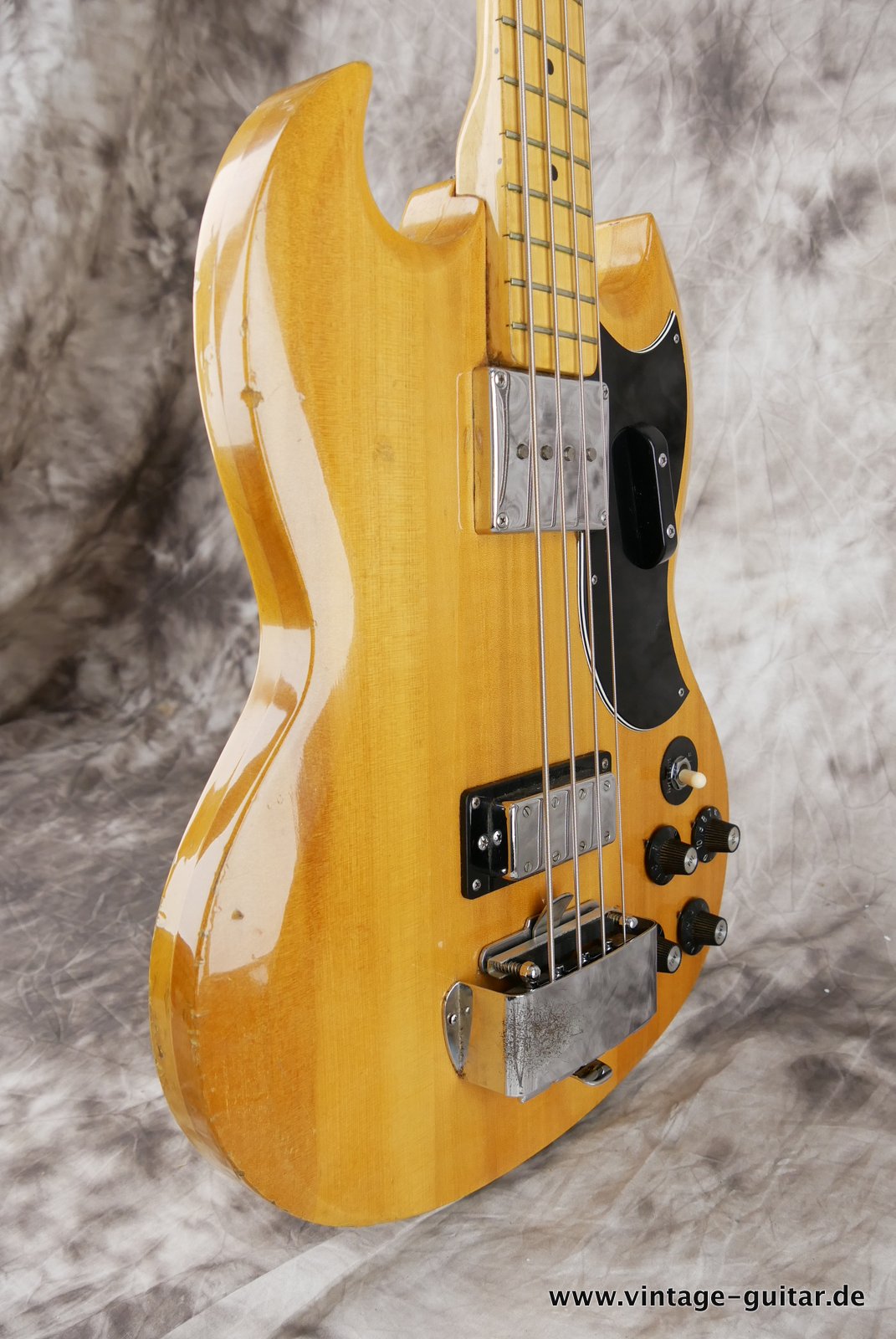 Ibanez-Model-2452-Bass-1975-005.JPG