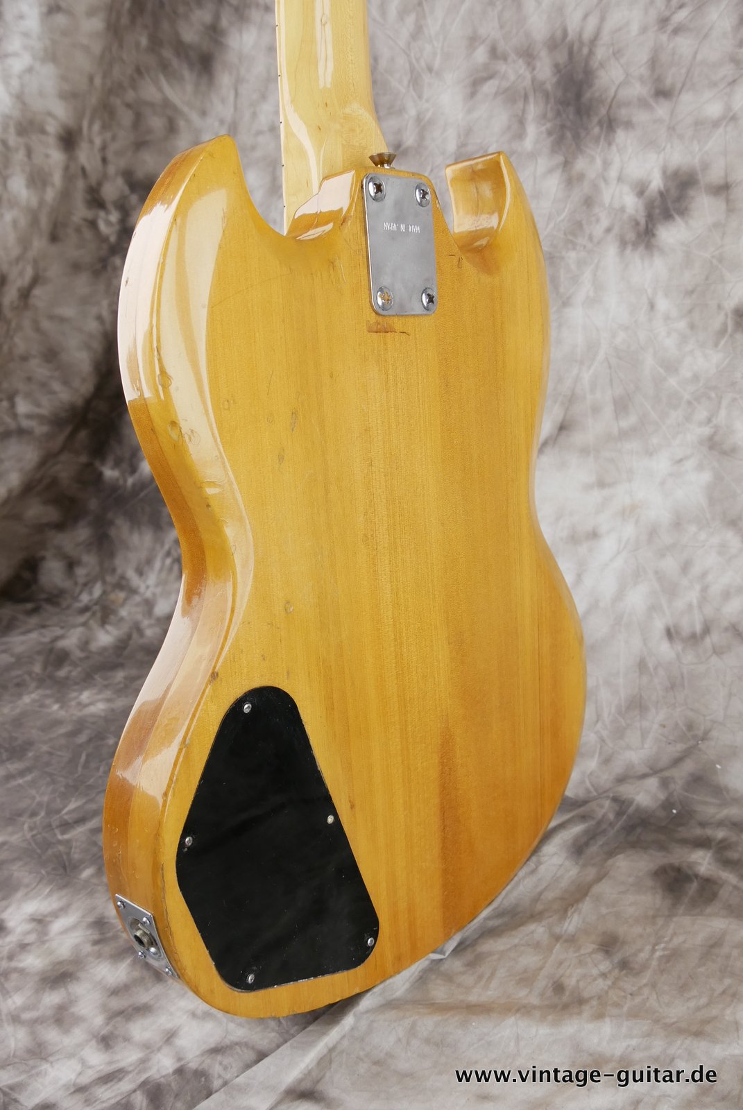 Ibanez-Model-2452-Bass-1975-008.JPG