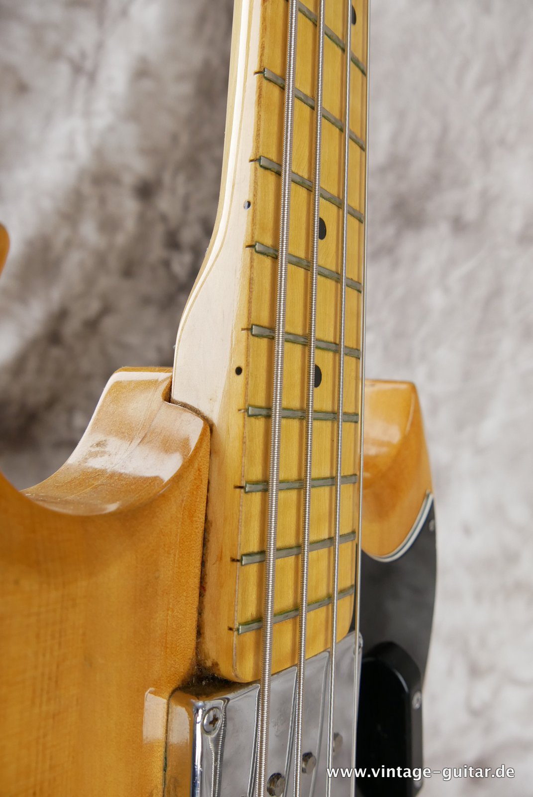 Ibanez-Model-2452-Bass-1975-013.JPG