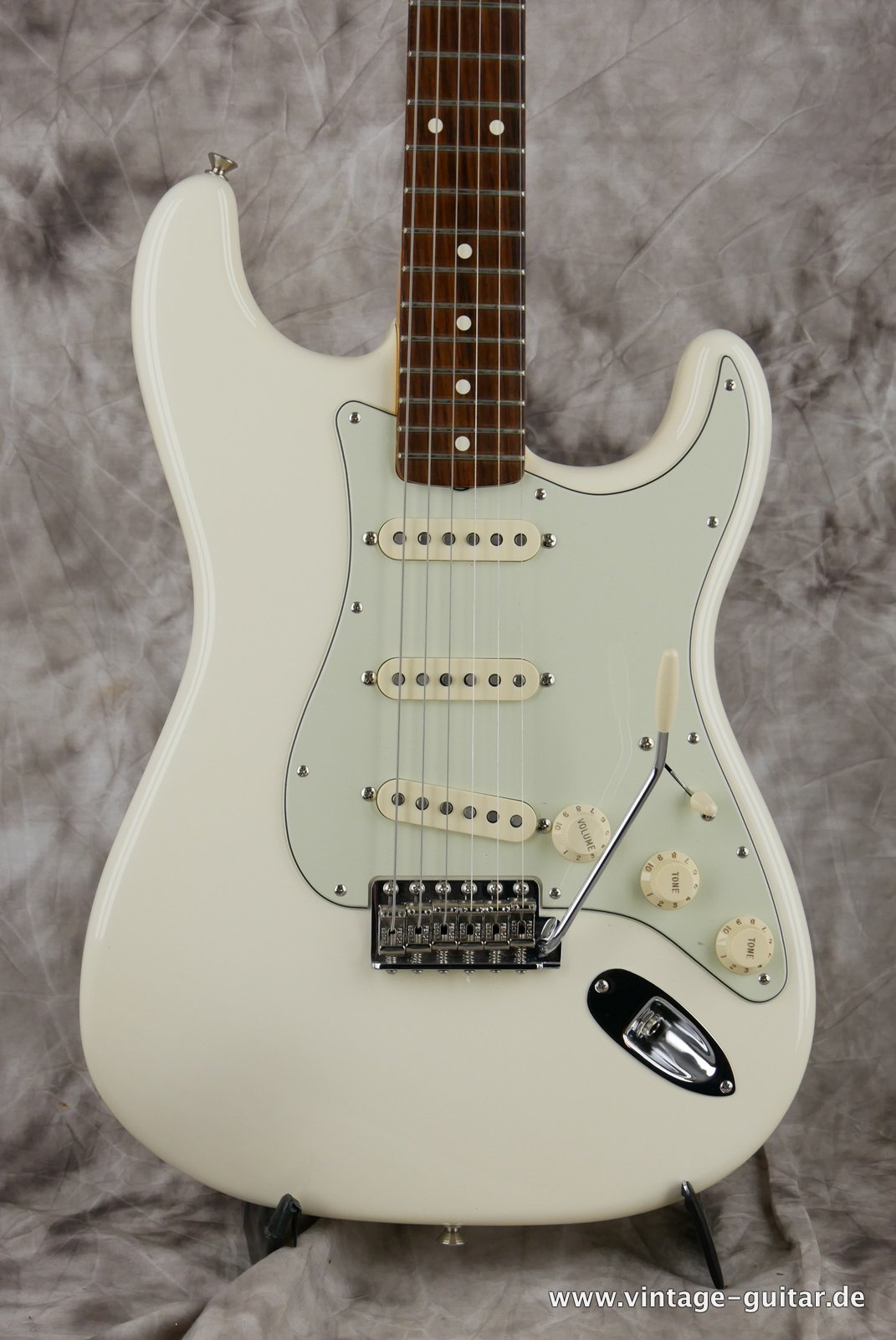 Fender-Stratocaster-1962-Reissue-AVRI-2015-002.JPG