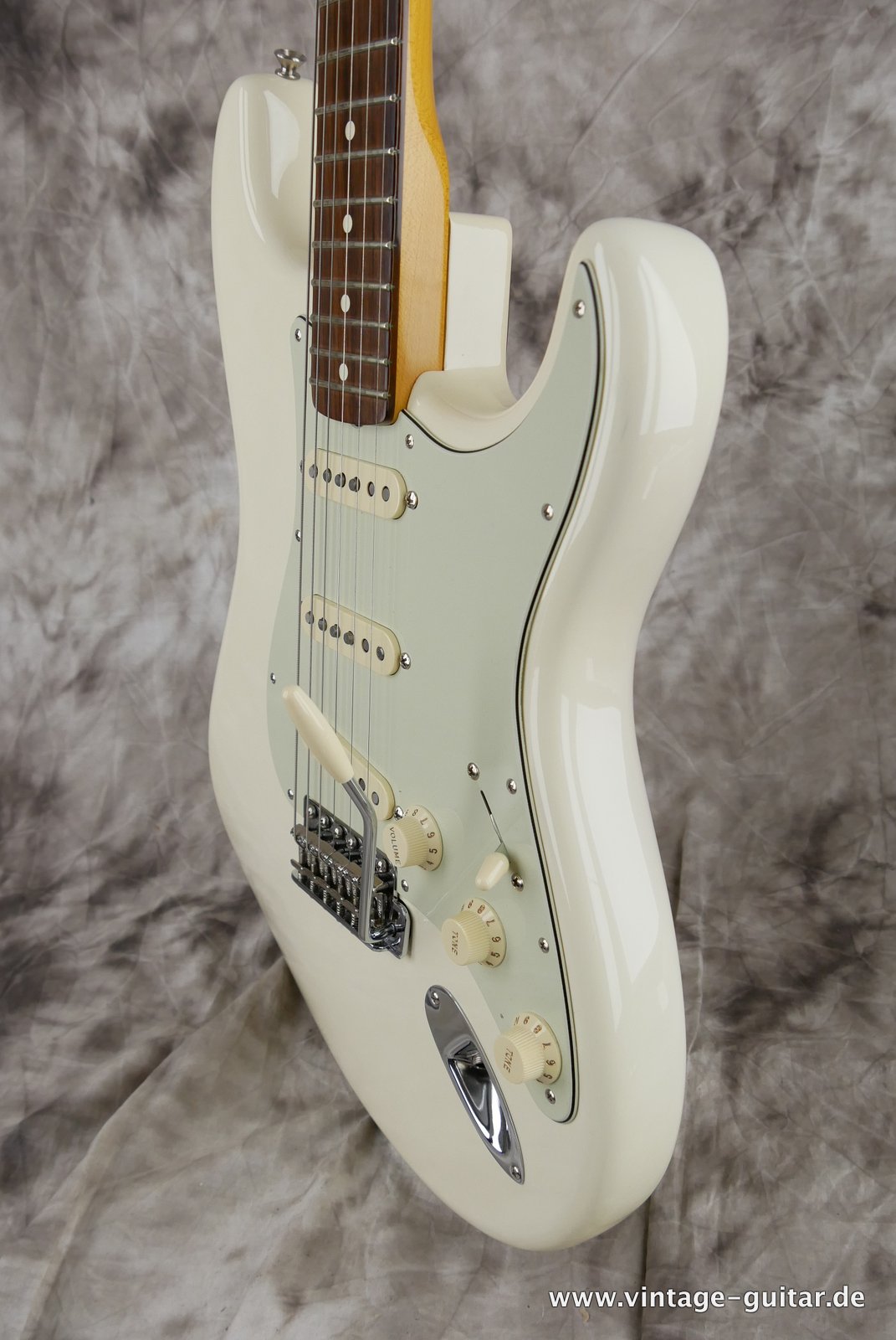 Fender-Stratocaster-1962-Reissue-AVRI-2015-006.JPG