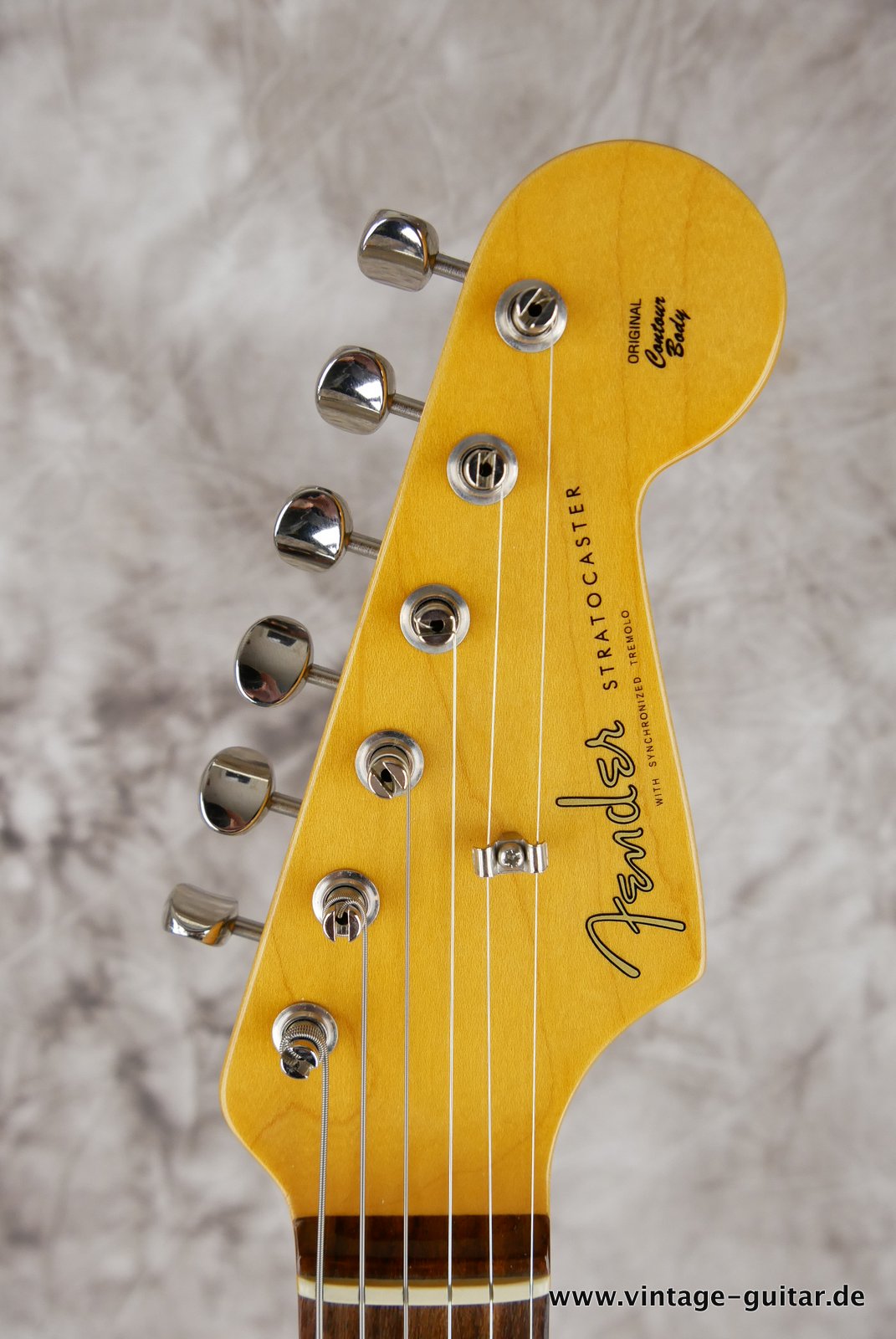 Fender-Stratocaster-1962-Reissue-AVRI-2015-009.JPG