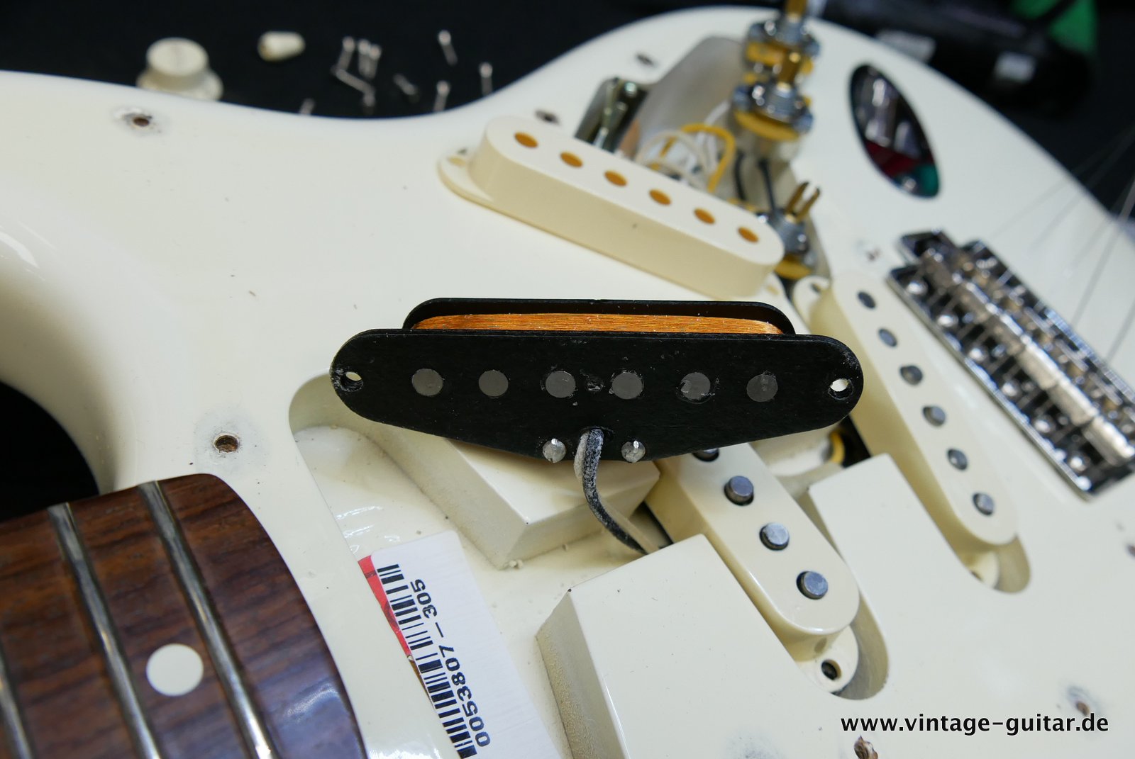 Fender-Stratocaster-1962-Reissue-AVRI-2015-016.JPG