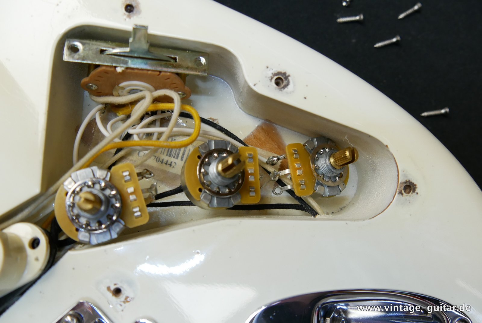 Fender-Stratocaster-1962-Reissue-AVRI-2015-017.JPG