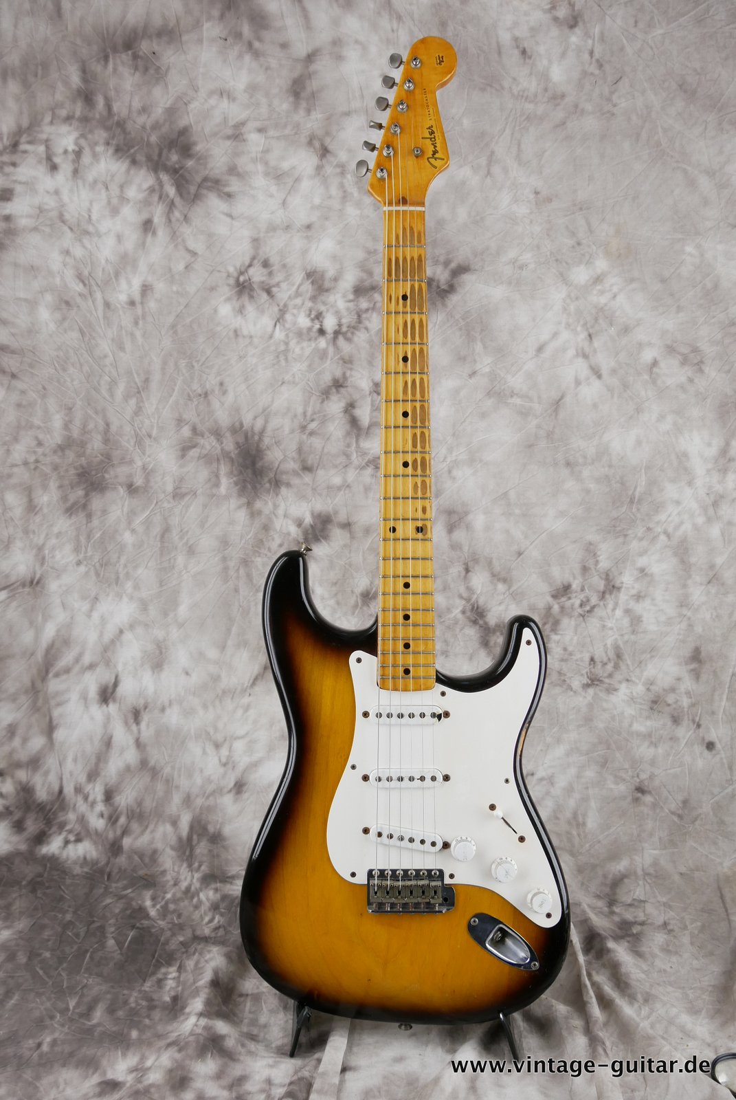 Fender-Stratocaster-1954-001.JPG
