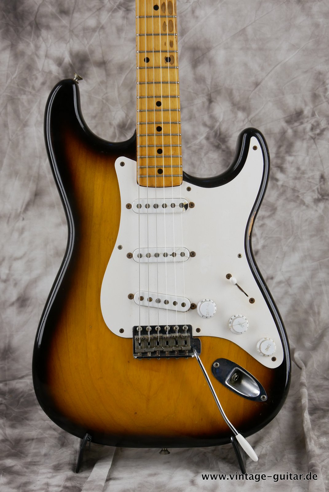 Fender-Stratocaster-1954-002.JPG