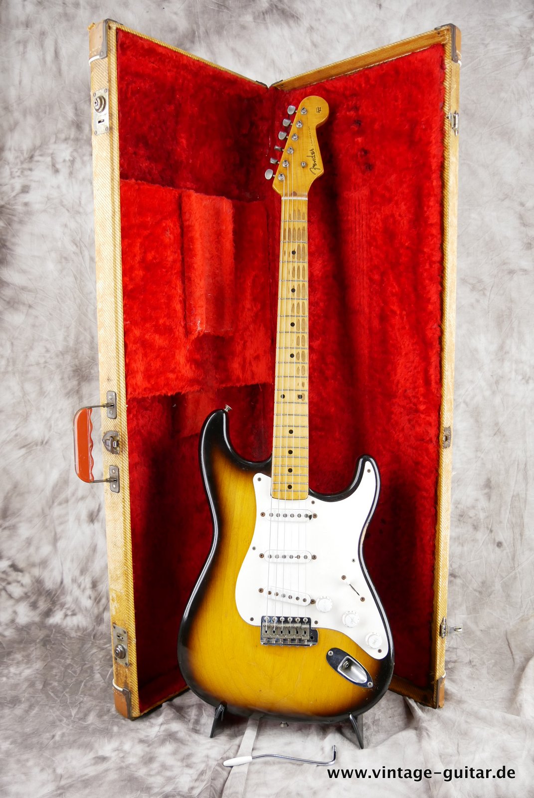 Fender-Stratocaster-1954-019.JPG
