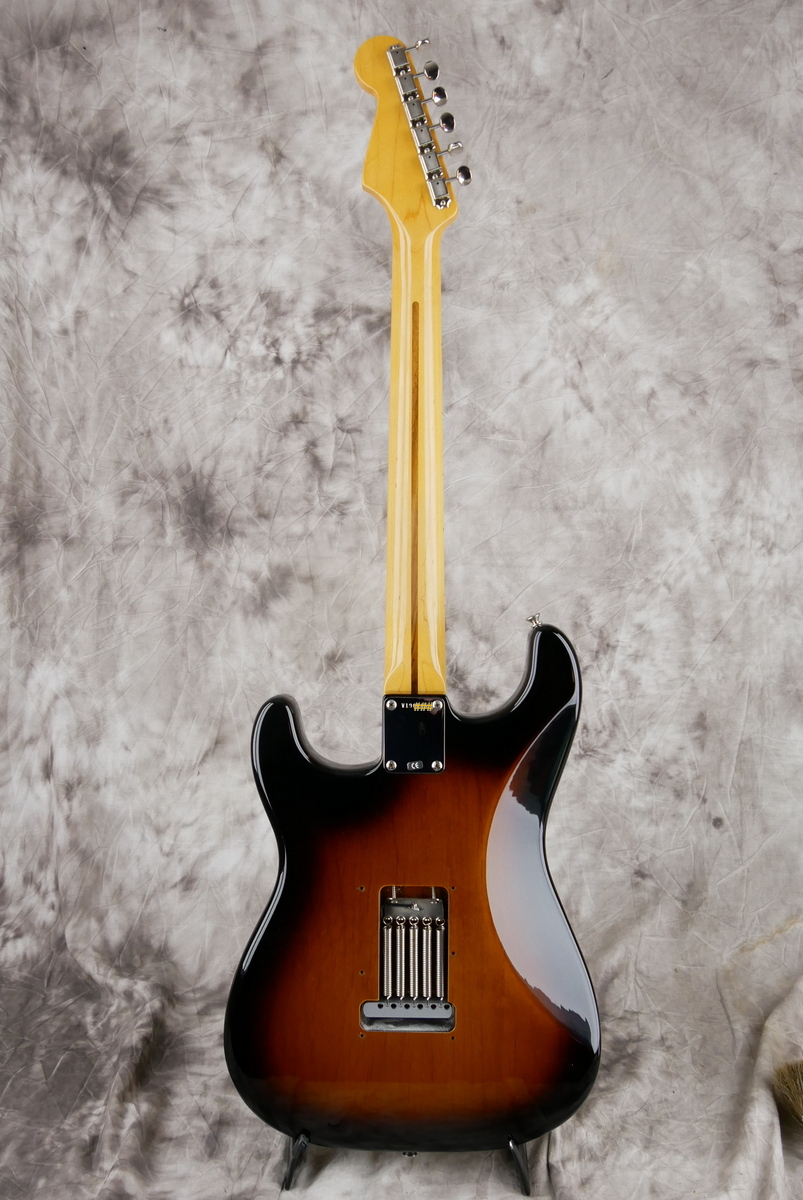 Fender_Stratocaster_57_American_vintage_reissue_sunburst_2009-002.JPG