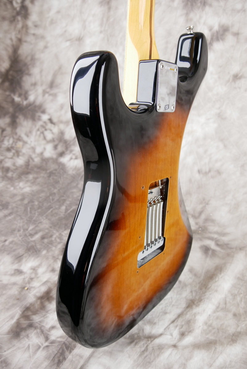 Fender_Stratocaster_57_American_vintage_reissue_sunburst_2009-007.JPG
