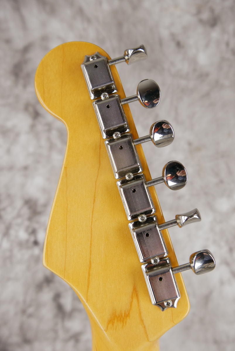 Fender_Stratocaster_57_American_vintage_reissue_sunburst_2009-010.JPG