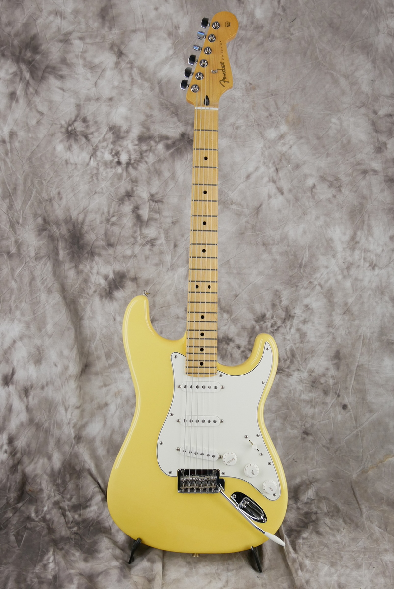 Fender_Stratocaster_Mexico_yellow_2017-001.JPG