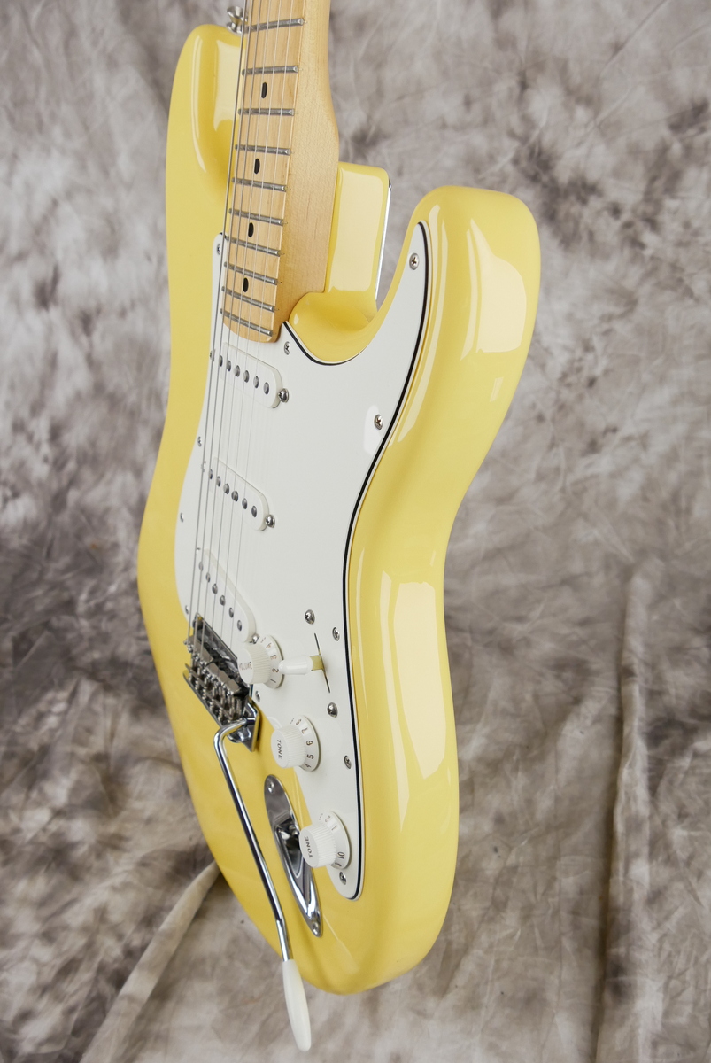 Fender_Stratocaster_Mexico_yellow_2017-006.JPG