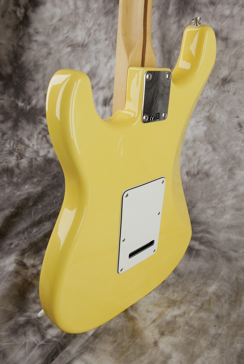 Fender_Stratocaster_Mexico_yellow_2017-007.JPG