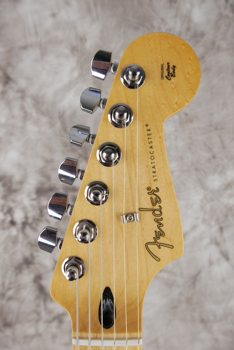 Fender_Stratocaster_Mexico_yellow_2017-009.JPG