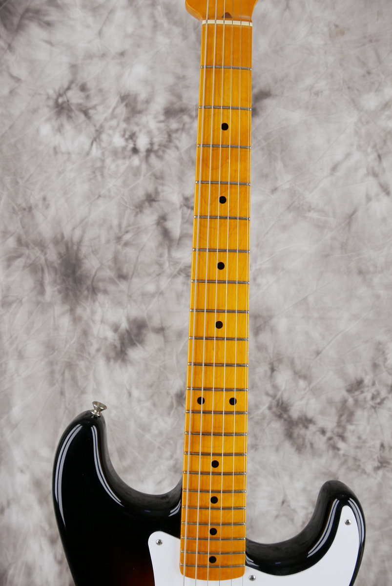 Fender_Stratocaster_57_AVRI_sunburst_2016-011.JPG