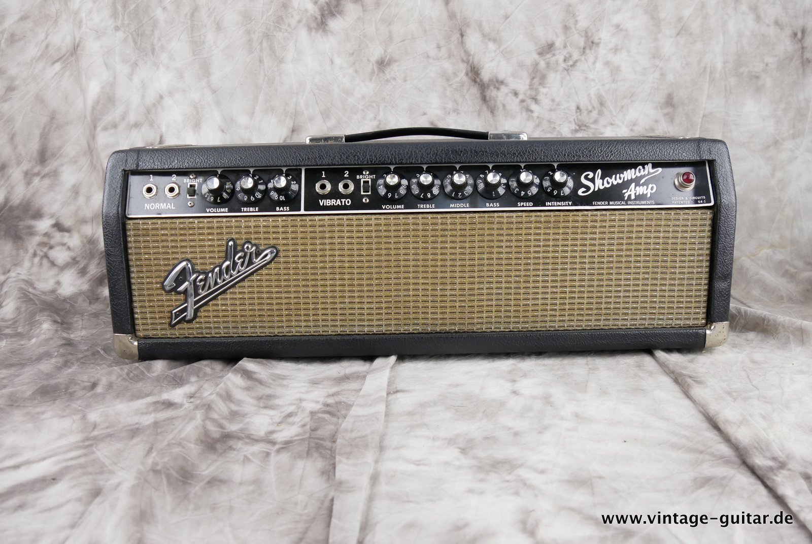 Fender-Showman-1965-Blackface-Top-001.JPG