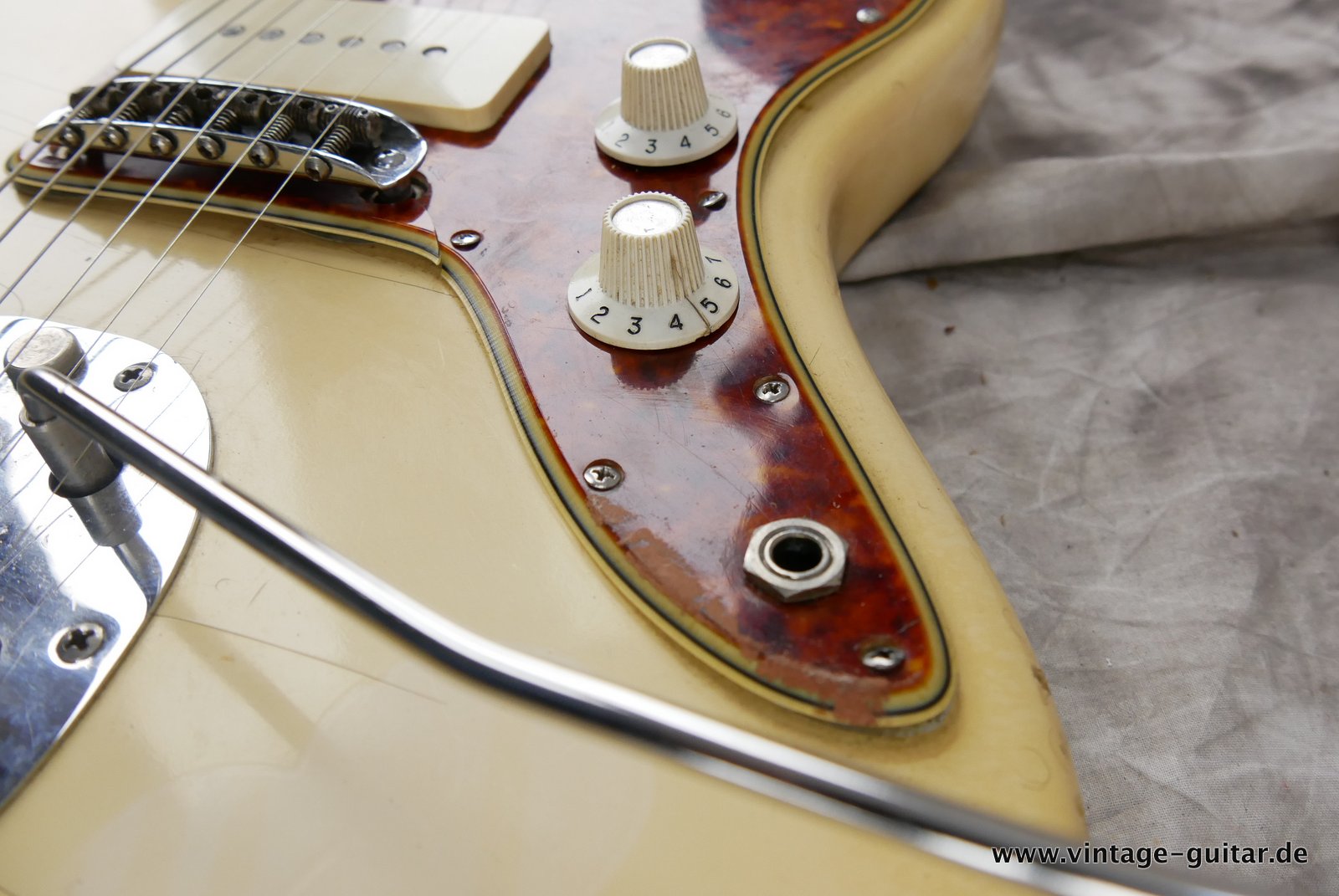 Fender-Jazzmaster-1963-olympic-white-014.JPG