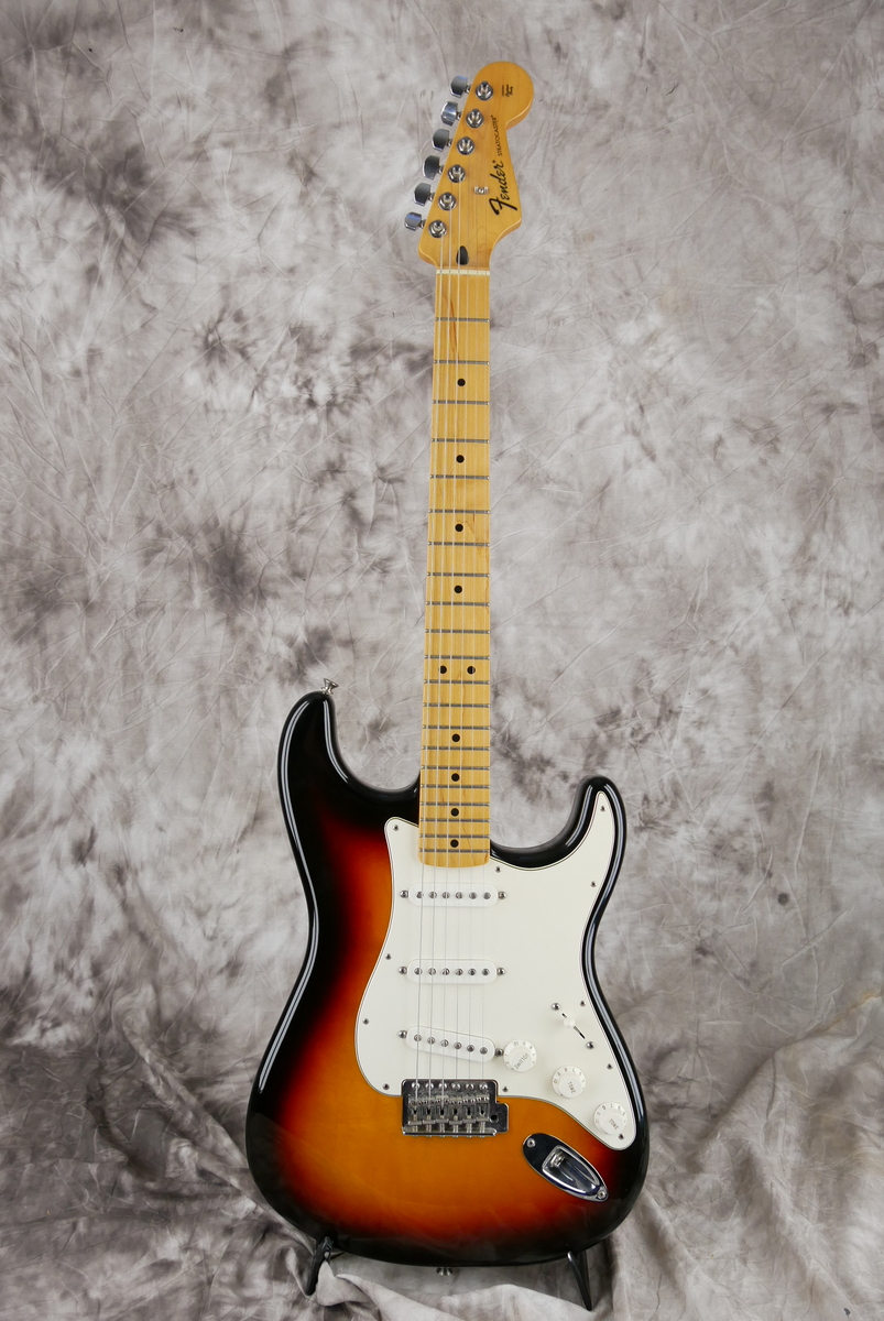 Fender_Stratocaster_Standard_Mexico_sunburst_2010-001.JPG