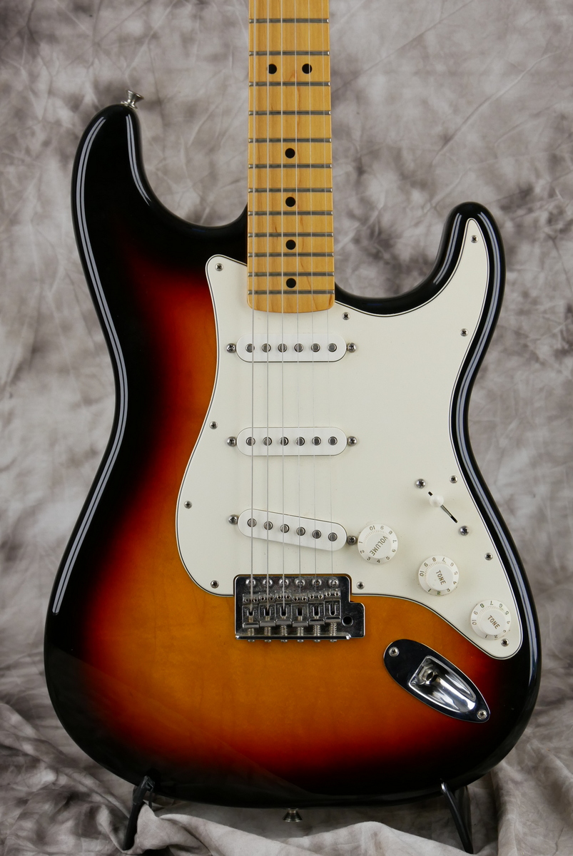 Fender_Stratocaster_Standard_Mexico_sunburst_2010-003.JPG