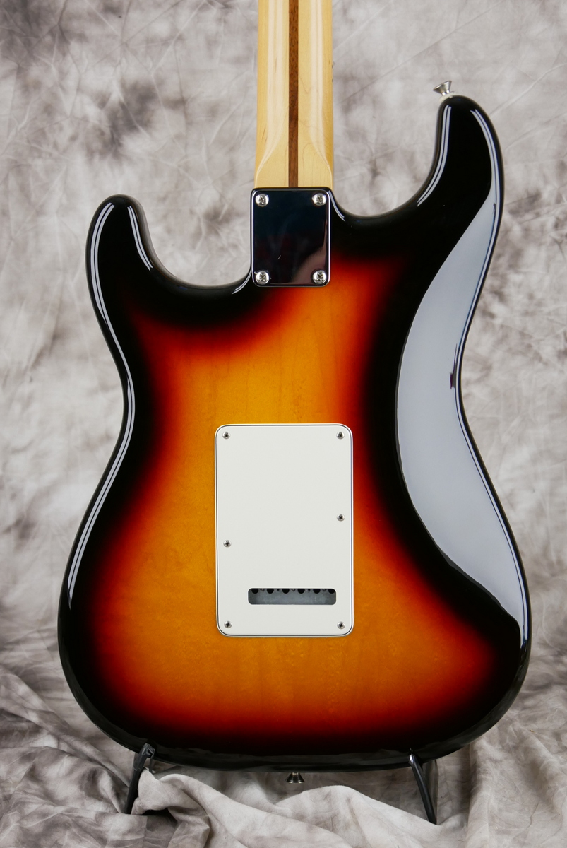 Fender_Stratocaster_Standard_Mexico_sunburst_2010-004.JPG