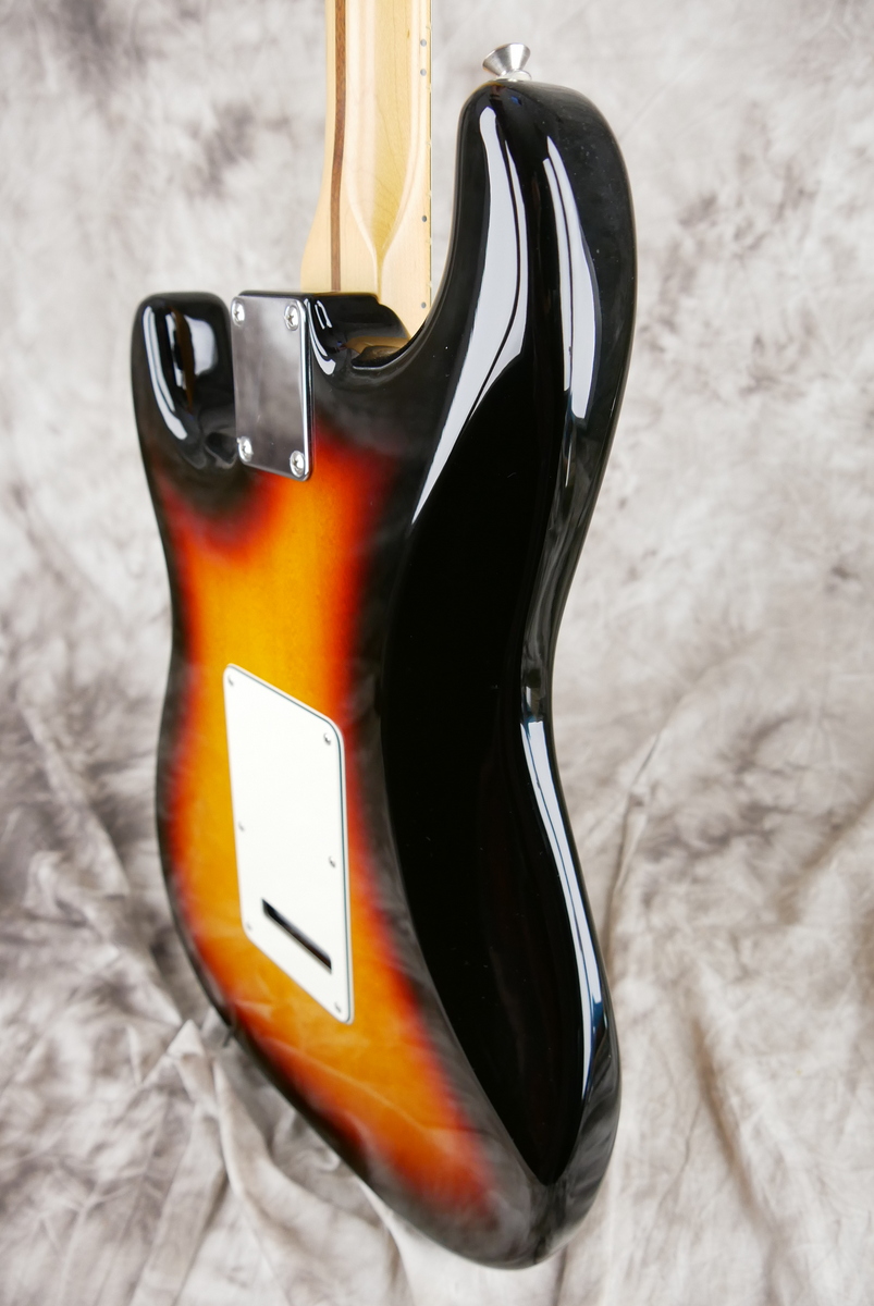 Fender_Stratocaster_Standard_Mexico_sunburst_2010-008.JPG