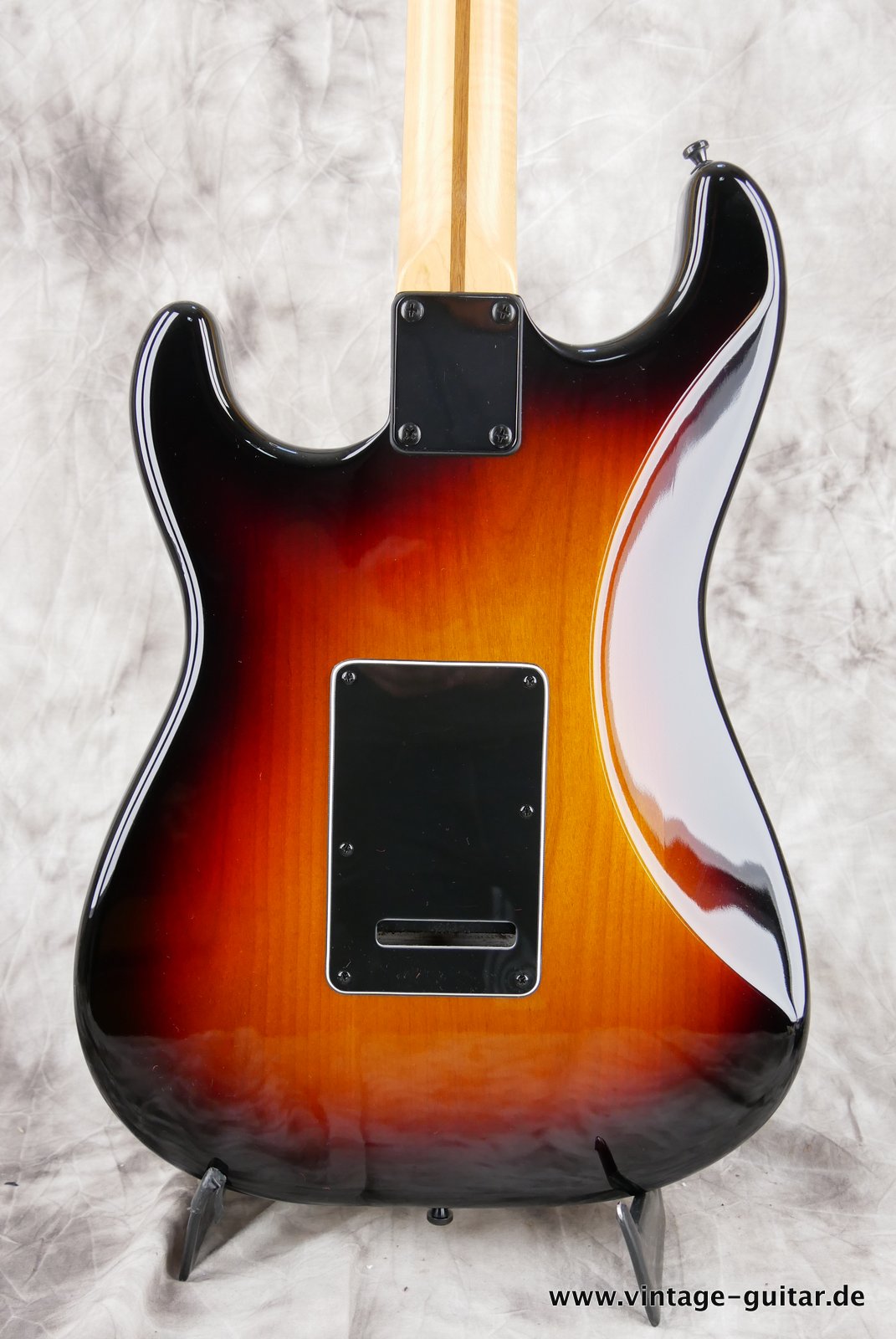 Fender-Stratocaster-2014-US-Standard-black-hardware-004.JPG