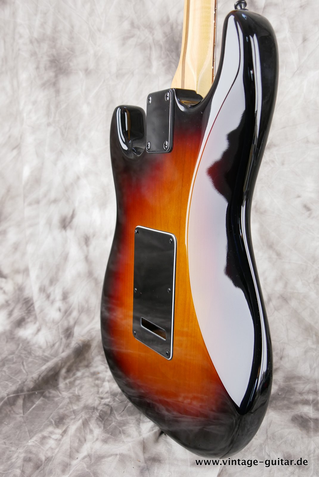 Fender-Stratocaster-2014-US-Standard-black-hardware-007.JPG