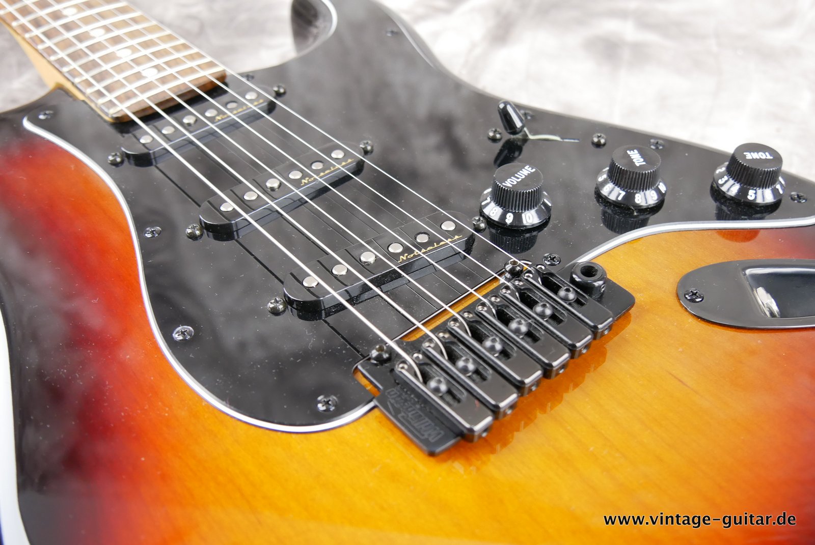Fender-Stratocaster-2014-US-Standard-black-hardware-013.JPG