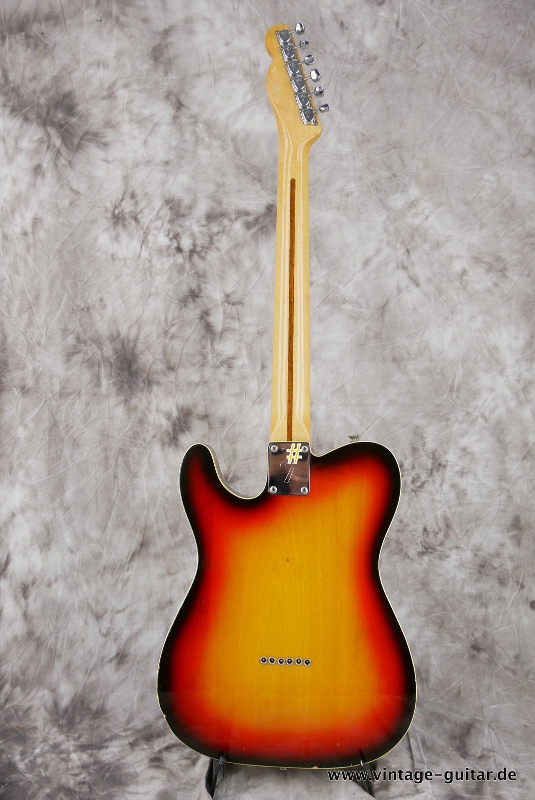 Fender-Telecaster-Custom-1969-sunburst-003.JPG