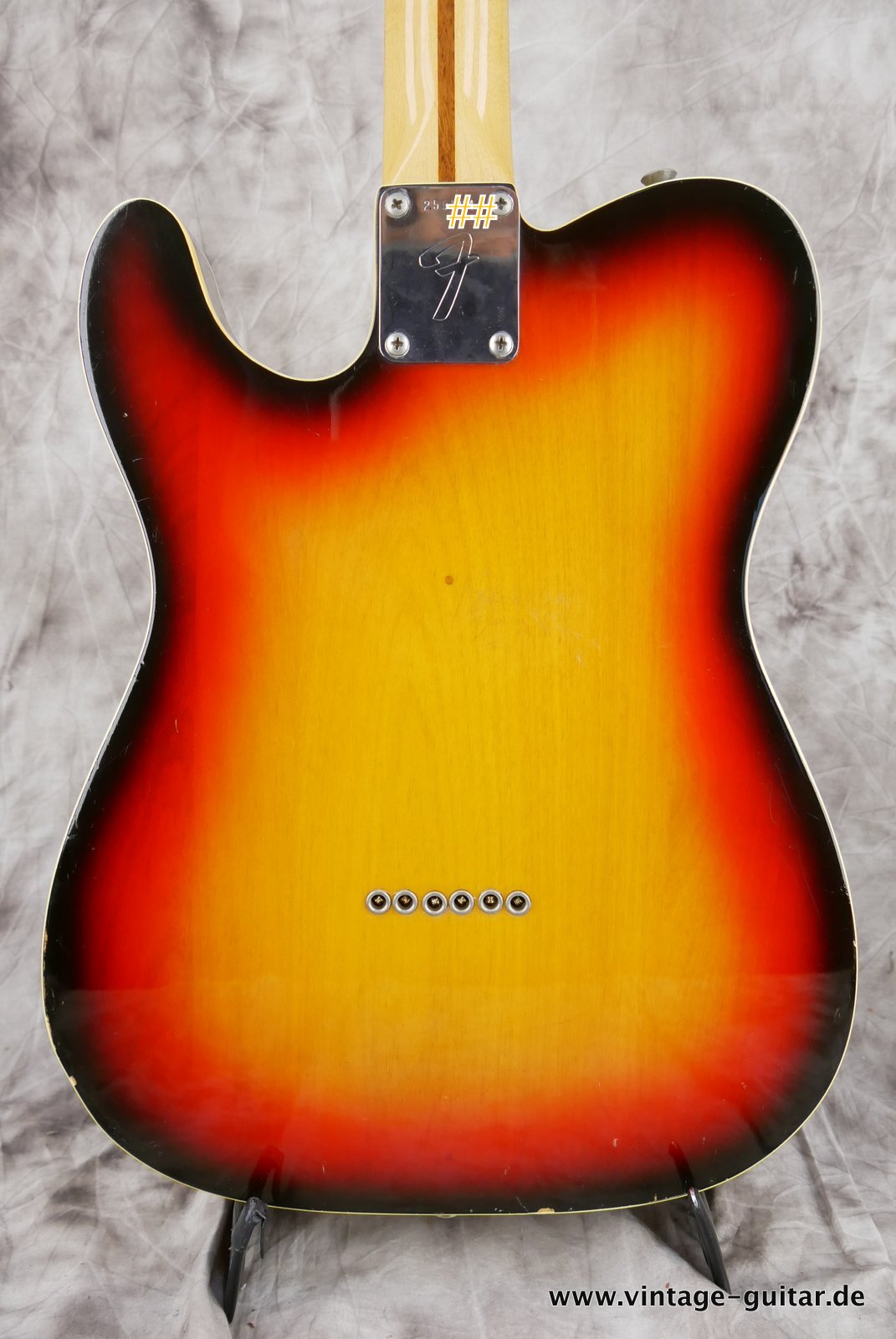 Fender-Telecaster-Custom-1969-sunburst-004.JPG