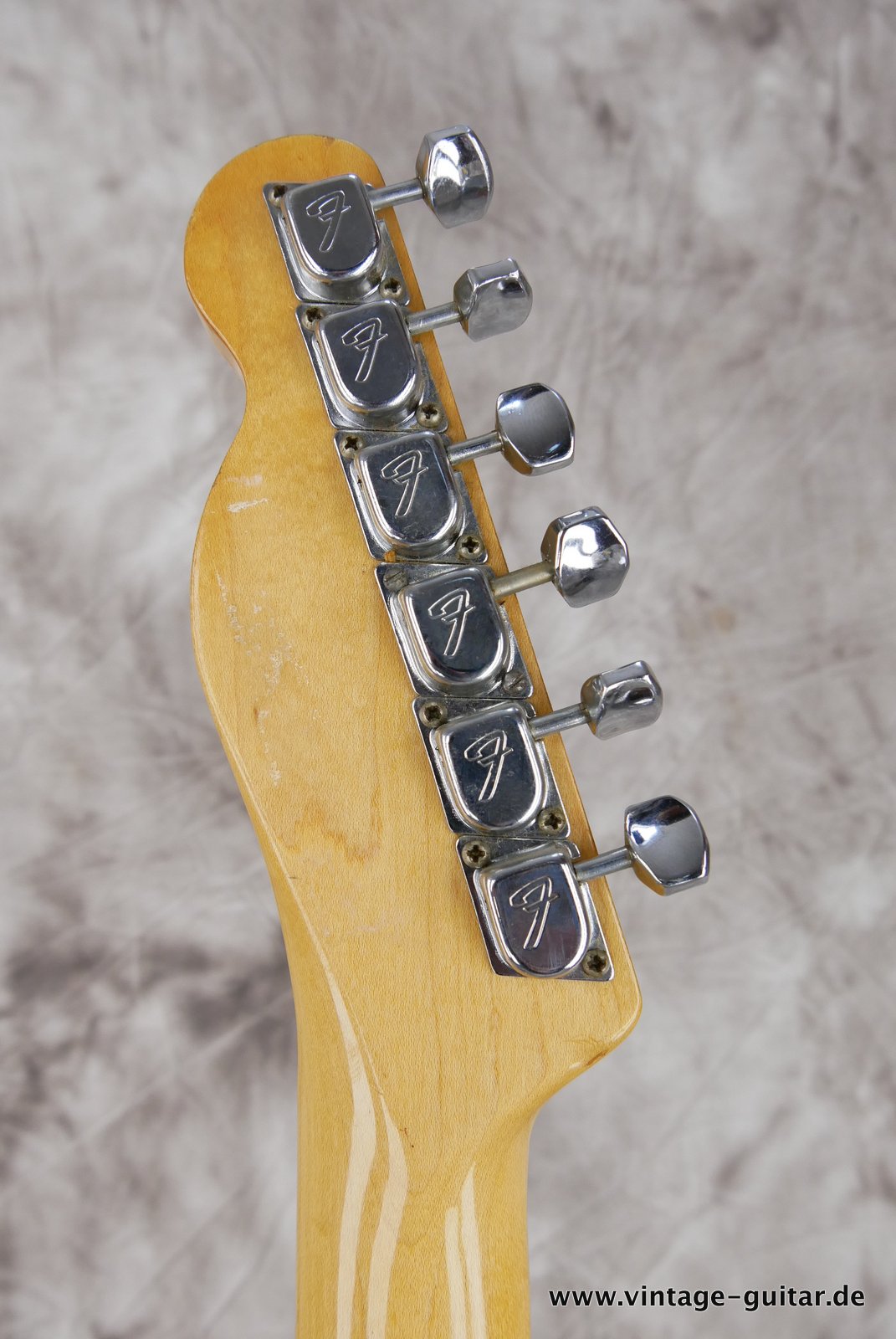 Fender-Telecaster-Custom-1969-sunburst-010.JPG