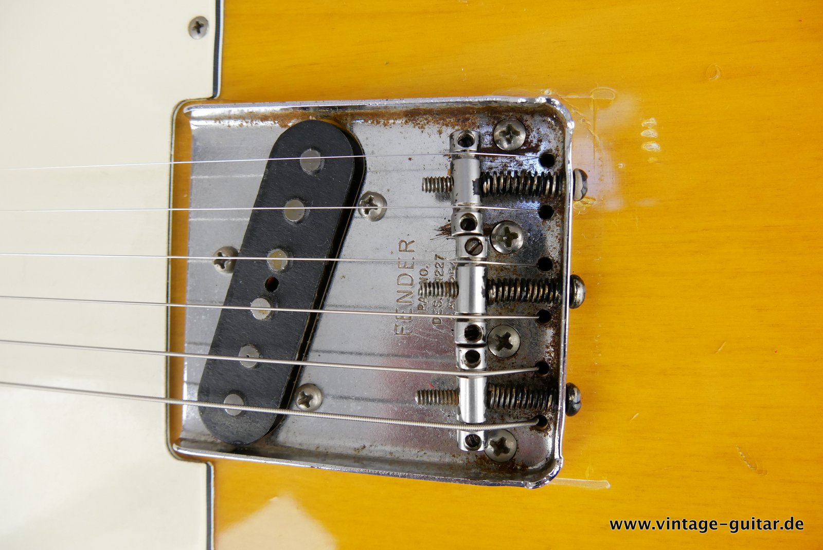 Fender-Telecaster-Custom-1969-sunburst-019.JPG