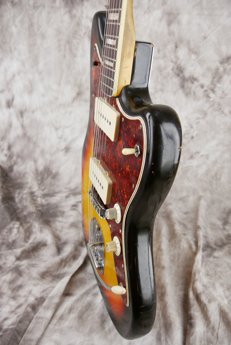 Fender_Jazzmaster_sunburst_1966-006.JPG
