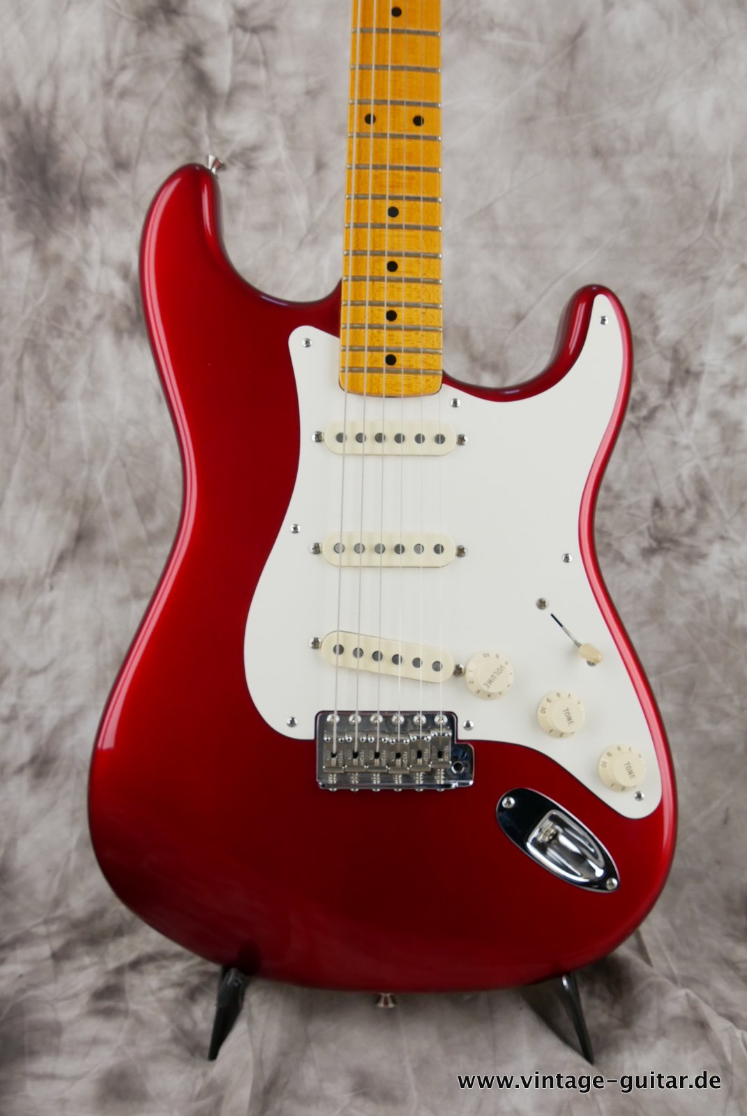 Fender-Stratocaster-Eric-Johnson-Signature-Candy-Apple-002.JPG