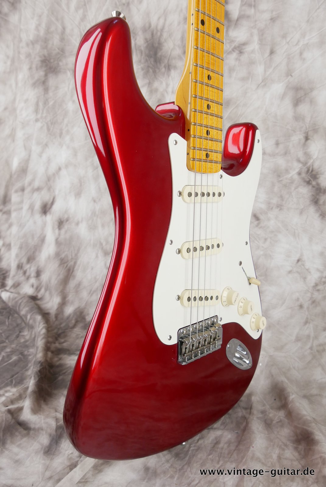 Fender-Stratocaster-Eric-Johnson-Signature-Candy-Apple-005.JPG