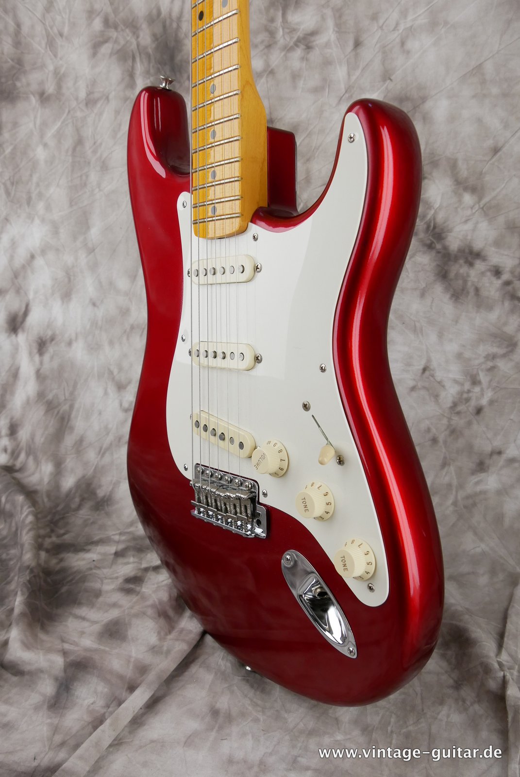 Fender-Stratocaster-Eric-Johnson-Signature-Candy-Apple-006.JPG
