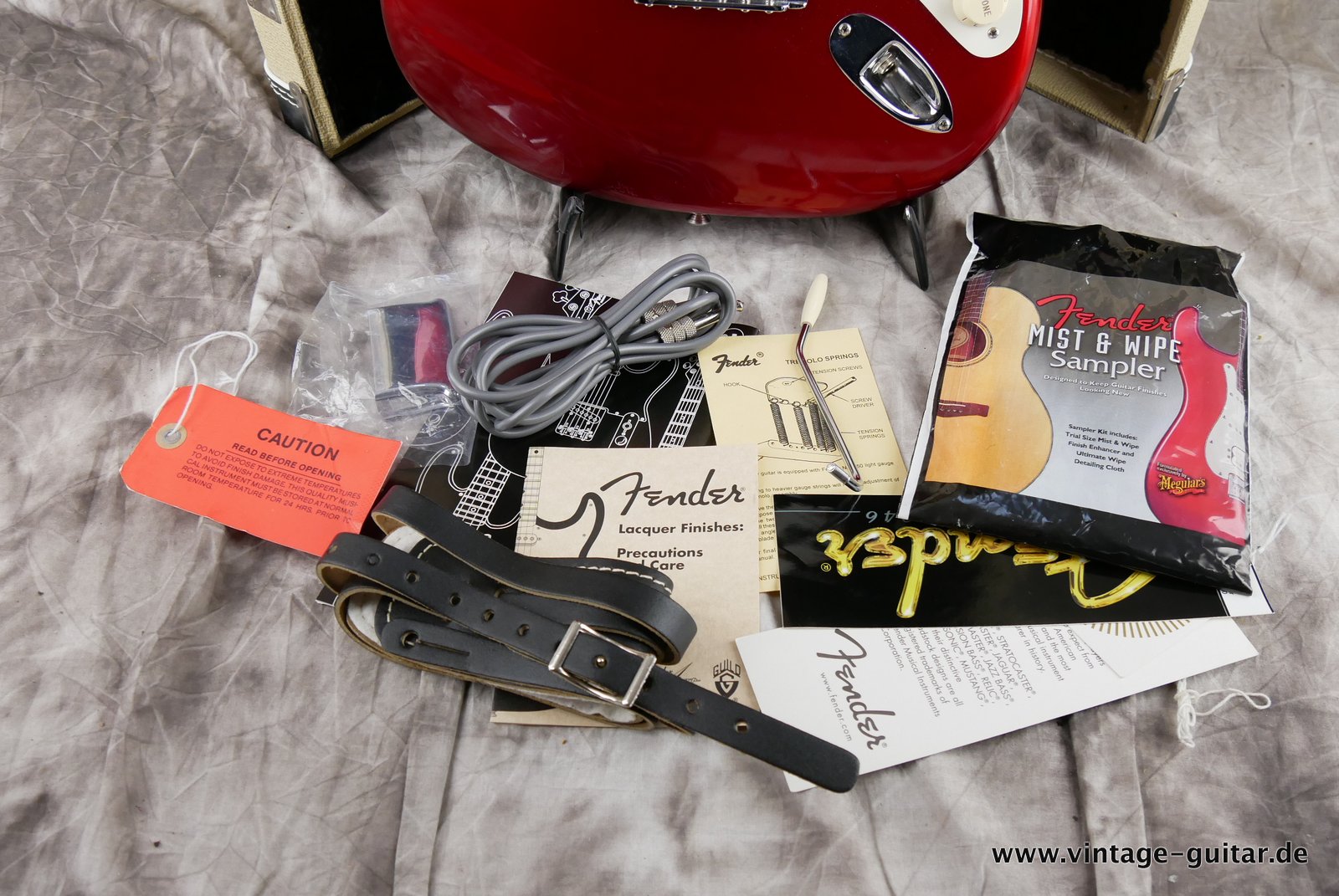 Fender-Stratocaster-Eric-Johnson-Signature-Candy-Apple-014.JPG