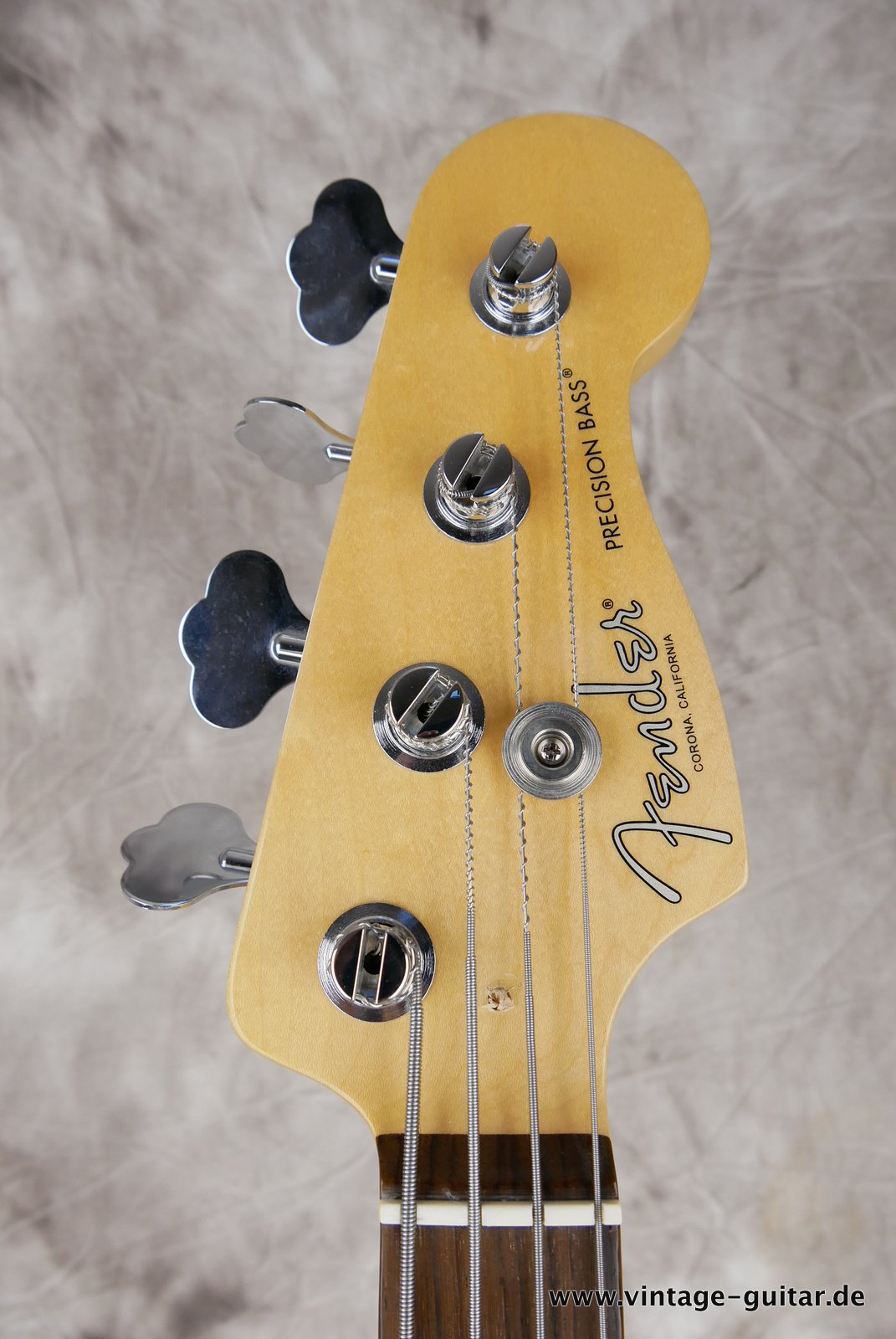 Fender-Precision-Warmouth-009.JPG
