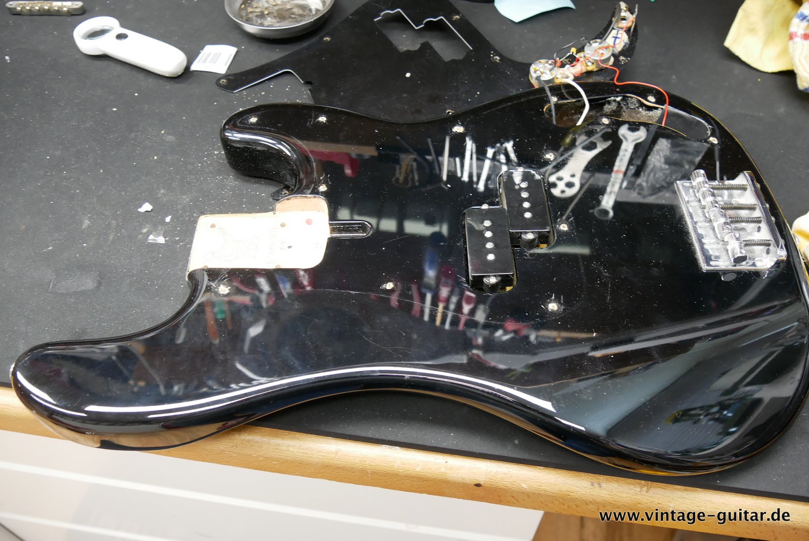 Fender-Precision-Warmouth-025.JPG