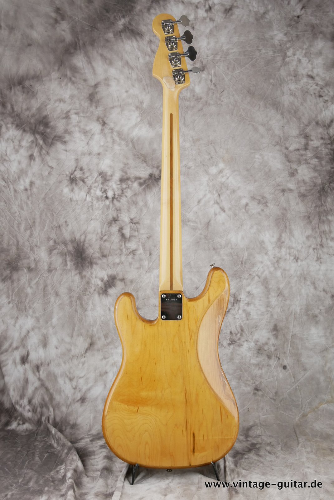 Fender-Precision-Parts-Bass-003.JPG
